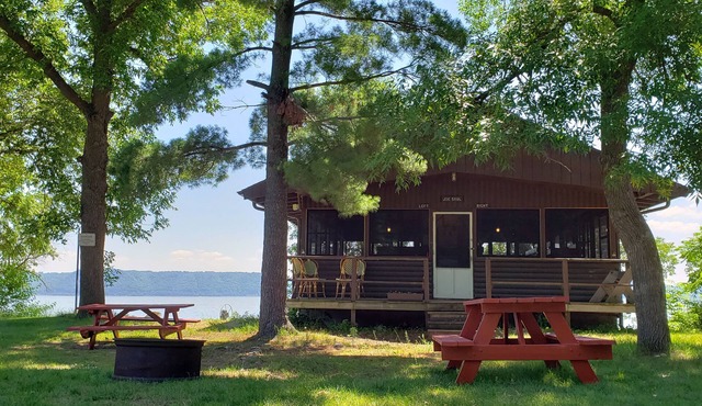 Camp Pepin's JJ Saul Cabin - Fall asleep to the Rippling Waters of Lake Pepin