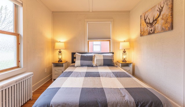 Camp Street Haven: 2-bedroom peaceful getaway
