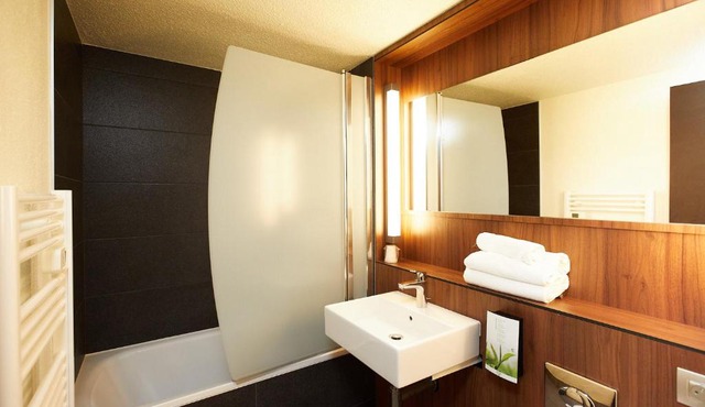 Campanile Pau Est-Bizanos