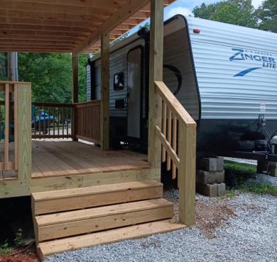 Camper only 2 Min to the Lake!