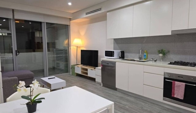 Camperdown one 02 Close to bus stop and SYD CBD