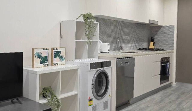 Camperdown one 07 Close to bus stop and SYD CBD