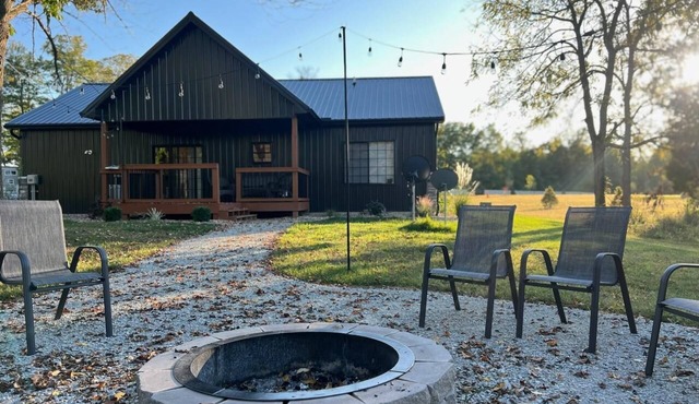 Campfire/grill/full-kitchen, Cabin near Brookville Lake