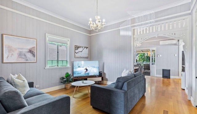 Camphill Retreat - 3BD, 7Km to Brisbane CBD