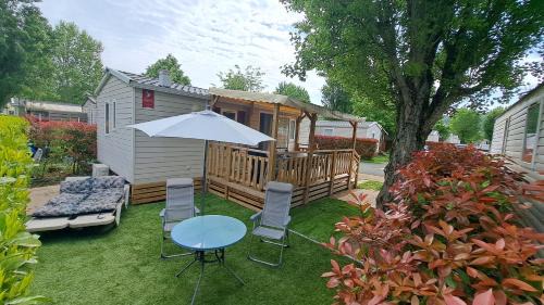 Camping à Condrieu, Mobil home 6 pers sur les bords du Rhône, avec parc aquatique