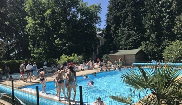 Camping 3 étoiles - Piscine - ccbcbhb