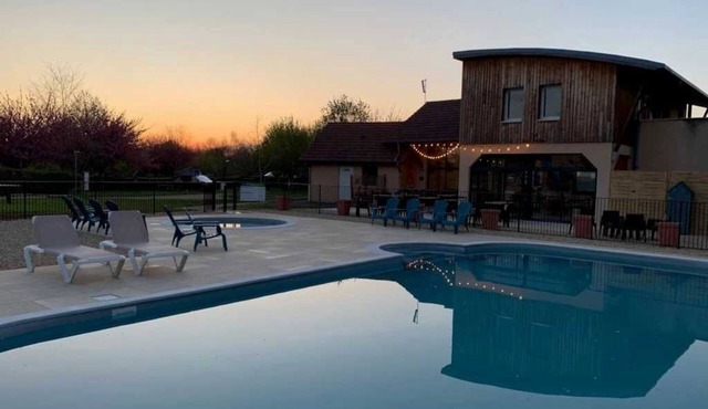 Camping 3 étoiles - Piscine - ccaiddb