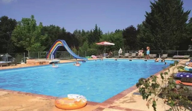 Camping 3 étoiles - Piscine - eebbgh