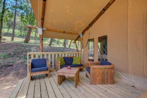 Camping 3 étoiles - Piscine - eebeae