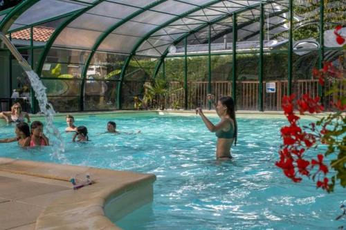 Camping 4 étoiles - Piscine - eecabc