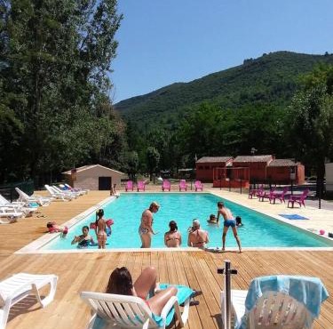 Camping 4 étoiles - Piscine - ccbbihi