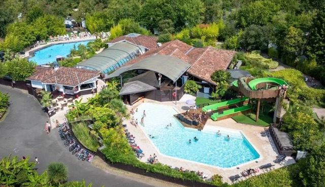 Camping 5 étoiles - Parc aquatique - eebdbb