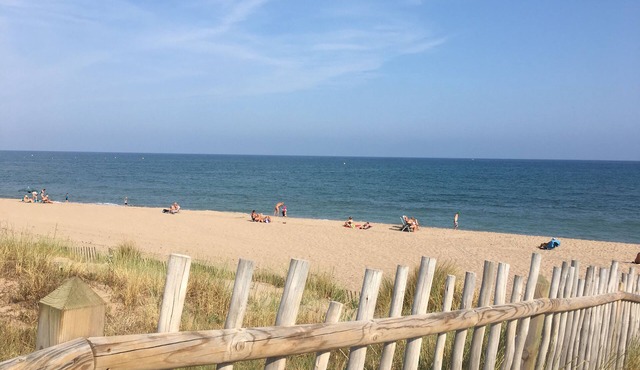 Camping Beauséjour seafront, direct access to the beach from the campsite