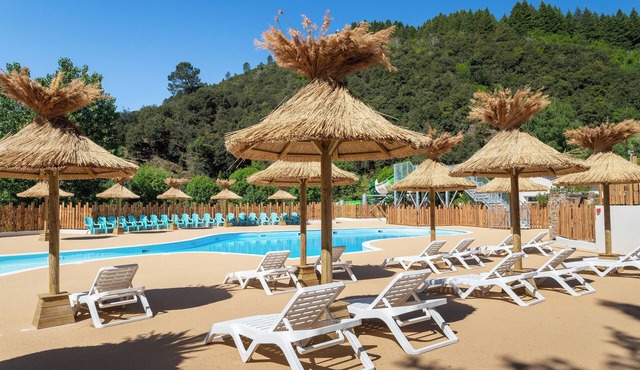 Camping Château de l'Hom