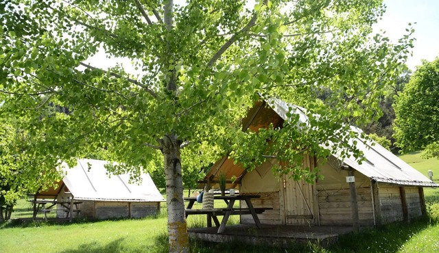 Camping Champ la Chèvre* - Edelweiss cabin (without toilets) 4 people