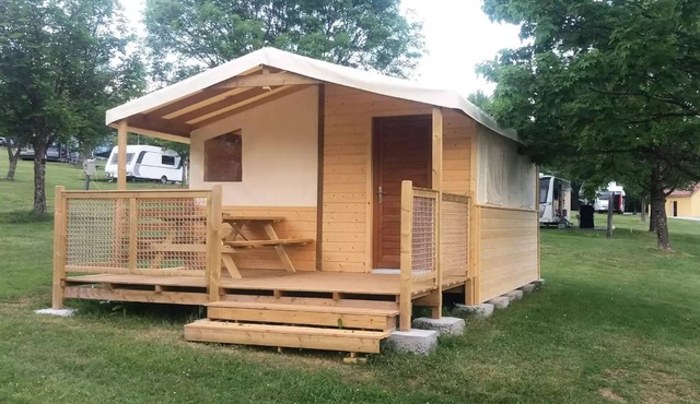 Camping Champ la Chèvre* - Lodge Rando tent (without sanitary facilities) 5 people