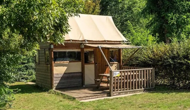 Camping du Lac* - Lodge Tent 3 Rooms 4 People Without sanitary facilities
