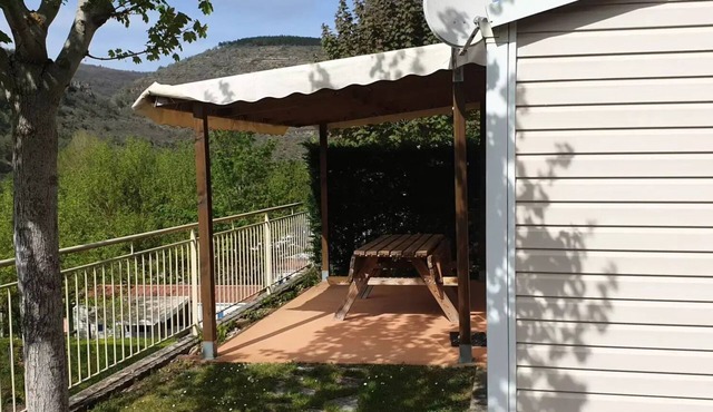 Camping de la Cascade * - Super Riviera Mobil-home 28m2 (V/V July and August) 4 to 5 people - 4 pers. included in the tariff