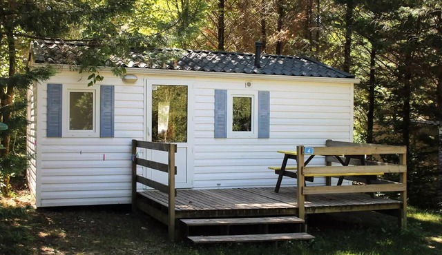 Camping de la Grande Prade * - Mobil Noisetier 4 people with terrace 4 people