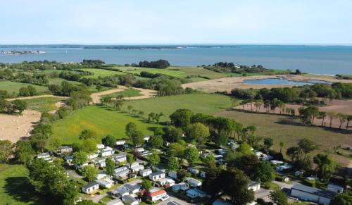 Camping de la Tour AMBON