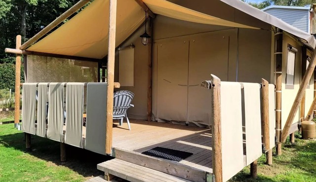 Camping des Cerisiers* - Tent Jungle Lodge 3 rooms 5 people Without Sanitary