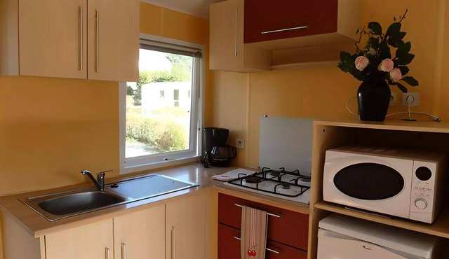 Camping des Bains * - Mobilhome 2 bedrooms 2 to 4 people - 2 pers. included in the tariff