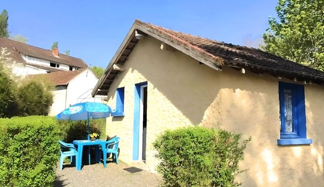 Camping des Bains * - Cottage B9 2 persons