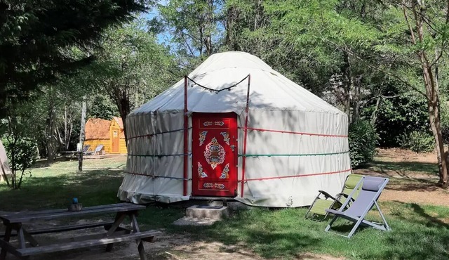 Camping du Viaduc* - Family yurt with toilets for 5 people