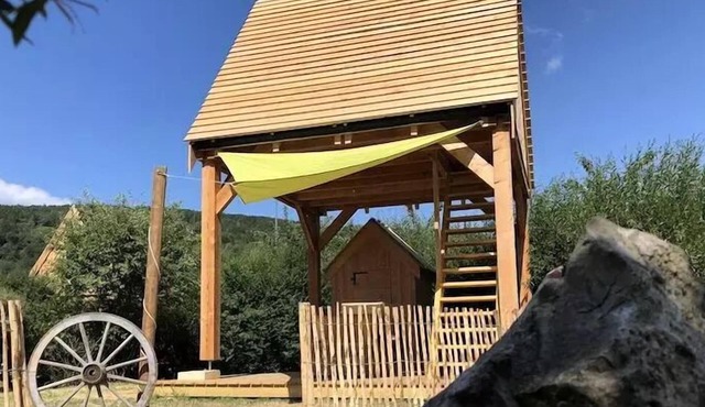 Camping Ecologique la Roche d'Ully* - Cabin on stilts Le Grenier Philibert 1 room 4 people