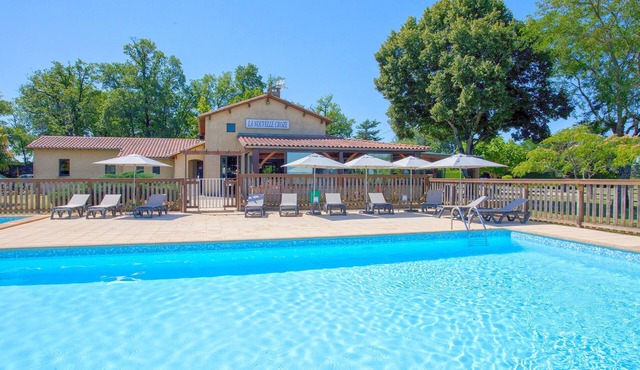 Camping familial 4* avec Piscine |Mobil-home 4p+TV