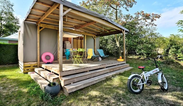 Camping Flower la Châtaigneraie* - 2-room Maori Lodge tent for 2/4 people Without sanitary facilities