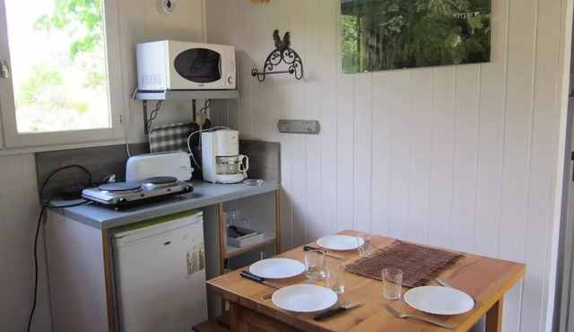 Camping Flower La Rochelambert * - Yellow Cabin 2 rooms 2/4 people Without Bathroom