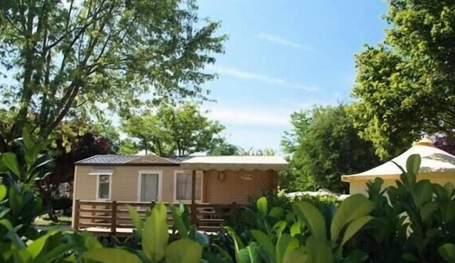 Camping Flower le Château* - Mobil home Confort 4 rooms 6 people