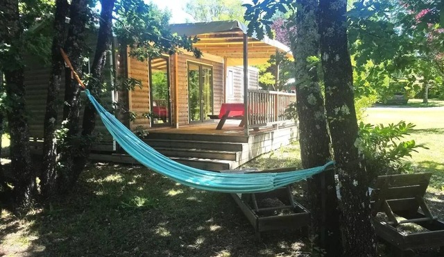 Camping Fontaine Du Roc* - 4 room luxury bungalow 6 persons