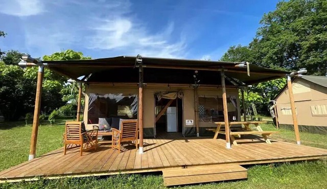 Camping Fontaine Du Roc* - Lodge Tent 3 Rooms 5 People Without Sanitary