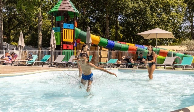 Camping 4 étoiles - Parc aquatique - ccbedef