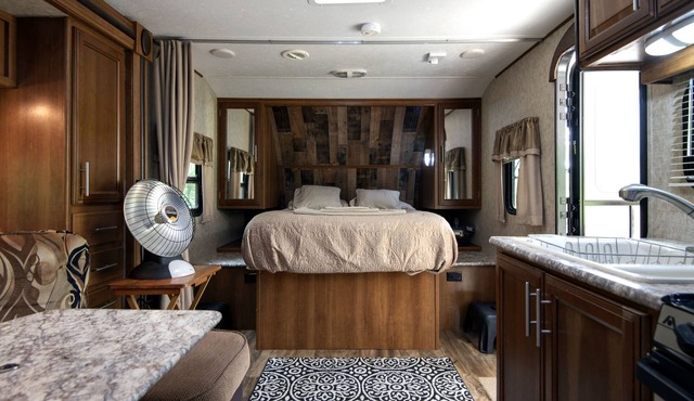 Camping in Nature with modern Amenities