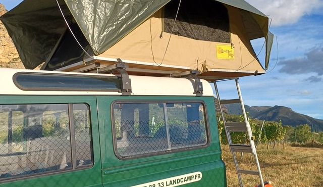 camping in rooftent Landrover Defender