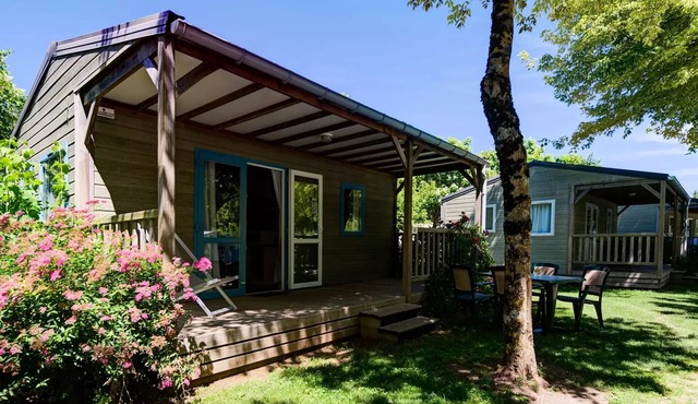Camping La Venise Verte * - COMFORT chalet 36 m² (2 bedrooms) including covered terrace + TV for 5 people