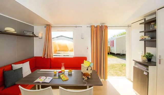 Camping Le Domaine de Massereau* - Classic 4-room mobile home for 6 people, air-conditioned + TV