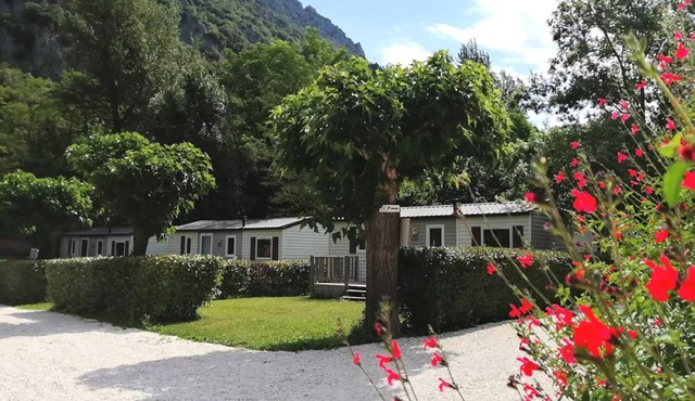 Camping Le Moulin du Pont d'Aliès* - Mobilhome Trigano 31 m2 6 persons