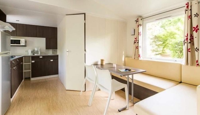 Camping Le Petit Trianon **** - Mobil Home 3 Rooms 4 People Premium