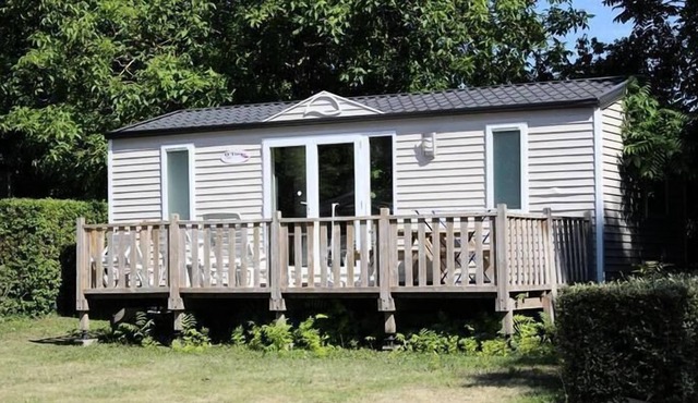 Camping Le Petit Trianon **** - Mobile Home 4 Rooms 6 People Premium