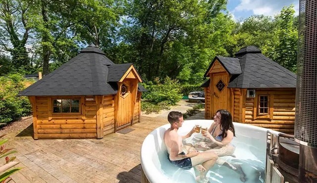 Camping Le Pré des Moines* - Wooden Star Bubble 1 Piece 2 People