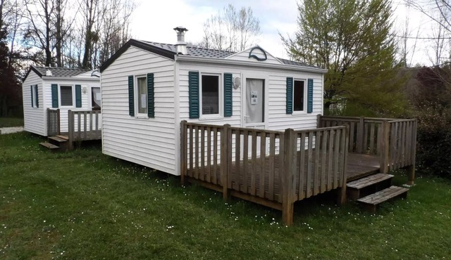 Camping Le Repaire * - Small 2 bedroom mobile home - uncovered wooden terrace - 20m² (R14 -R15 - R21 + 038) 4 people