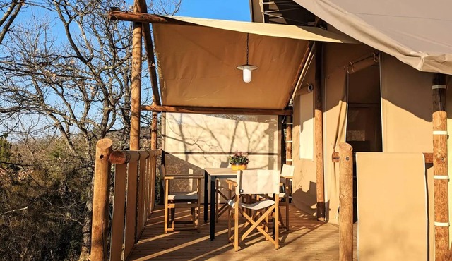 Camping le Roc del Rey* - Jungle lodge 3 rooms 4 people without bathroom