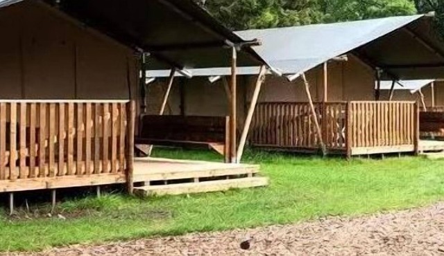 Camping LE ROC * - [NEW] Woody Lodge Tent (35m²) 2 to 6 people - 2 people. included in the price