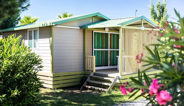 Camping Le Soleil de la Méditerranée * - Chalet Comfort 3 rooms 4 adults + 2 children with air conditioning - TV