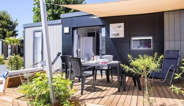 Camping Les Mûriers* - VIP Cottage TV Air Conditioning Plancha 3 rooms and 2 bathrooms 4 people
