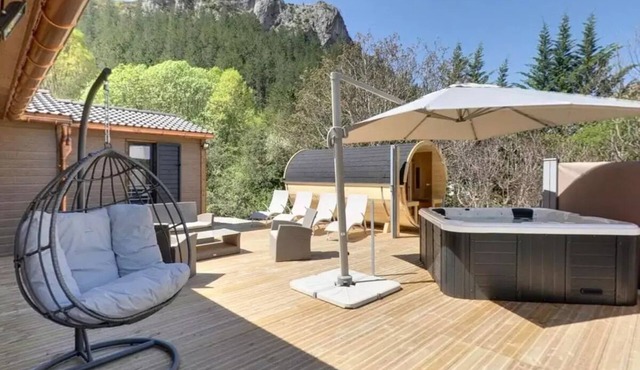 Camping les Princes d'Orange* - Prestige Chalet 75m² - Jacuzzi - 2 Bathrooms 6 people